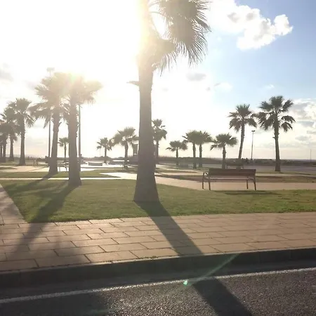 Acogedor Estudio Con Altillo En El Centro De Conil, A 5min De La Playa Appartamento *